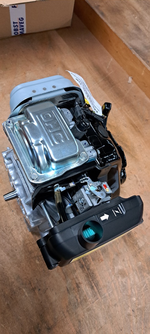 VIERTAKTMOTOR