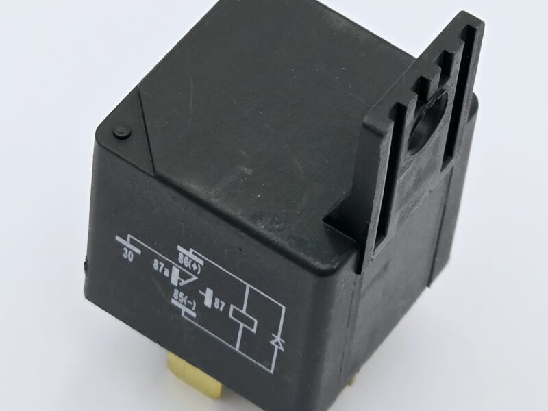 RELAIS 12V